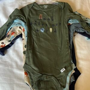 5 pack long sleeve Onsie.